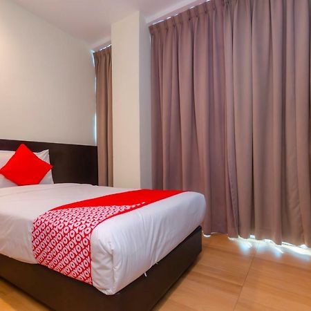 Oyo 1201 Wf Hotel Johor Bahru Bagian luar foto