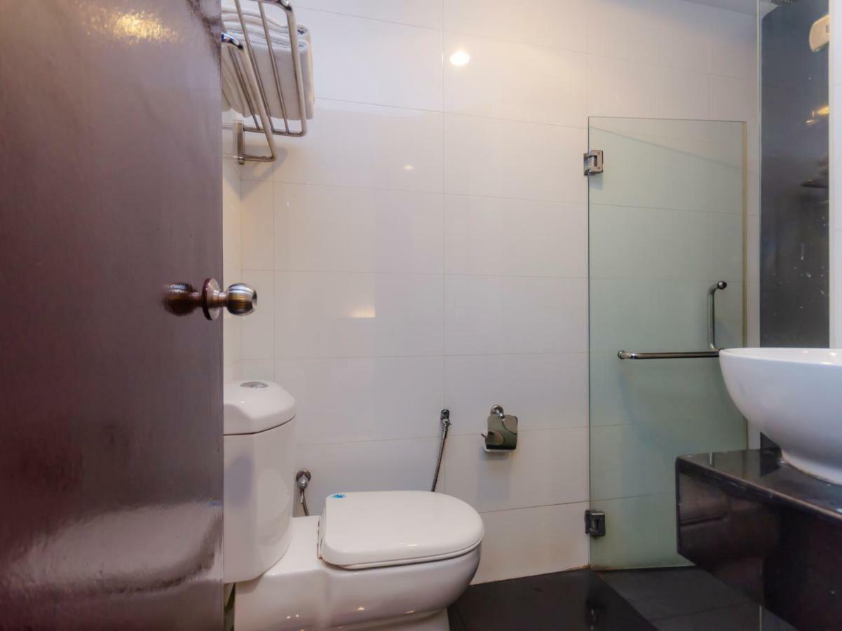 Oyo 1201 Wf Hotel Johor Bahru Bagian luar foto