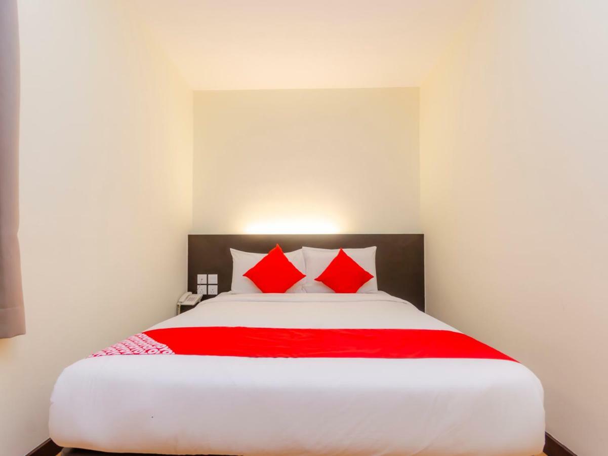 Oyo 1201 Wf Hotel Johor Bahru Bagian luar foto