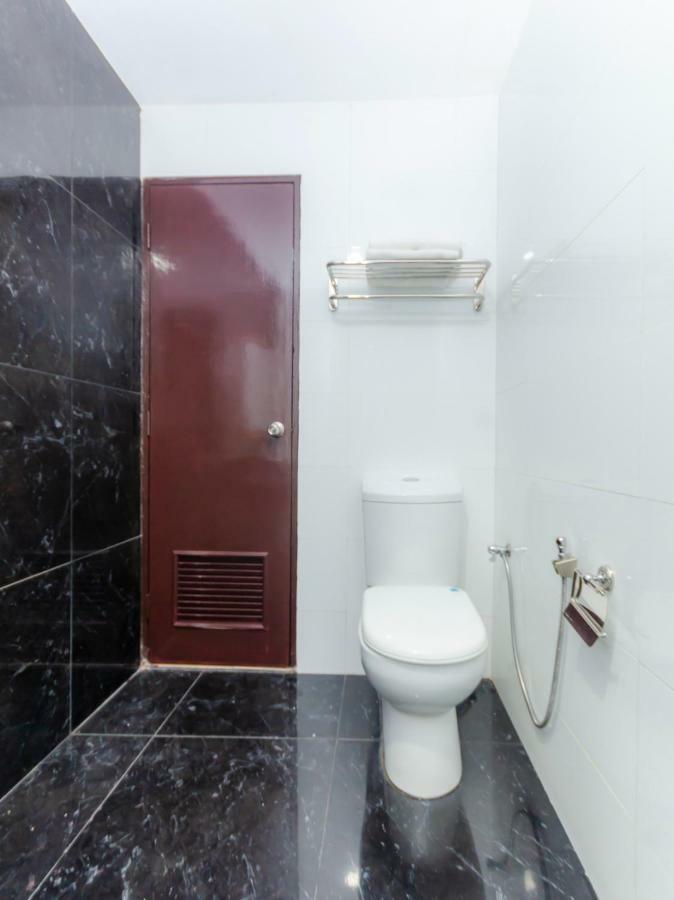 Oyo 1201 Wf Hotel Johor Bahru Bagian luar foto