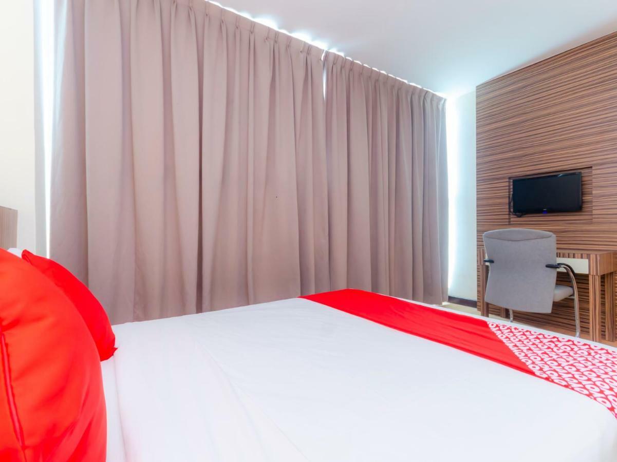 Oyo 1201 Wf Hotel Johor Bahru Bagian luar foto