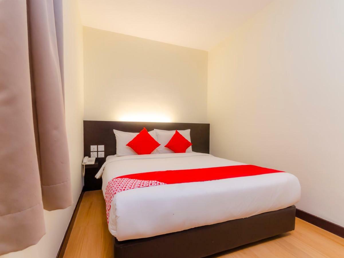 Oyo 1201 Wf Hotel Johor Bahru Bagian luar foto