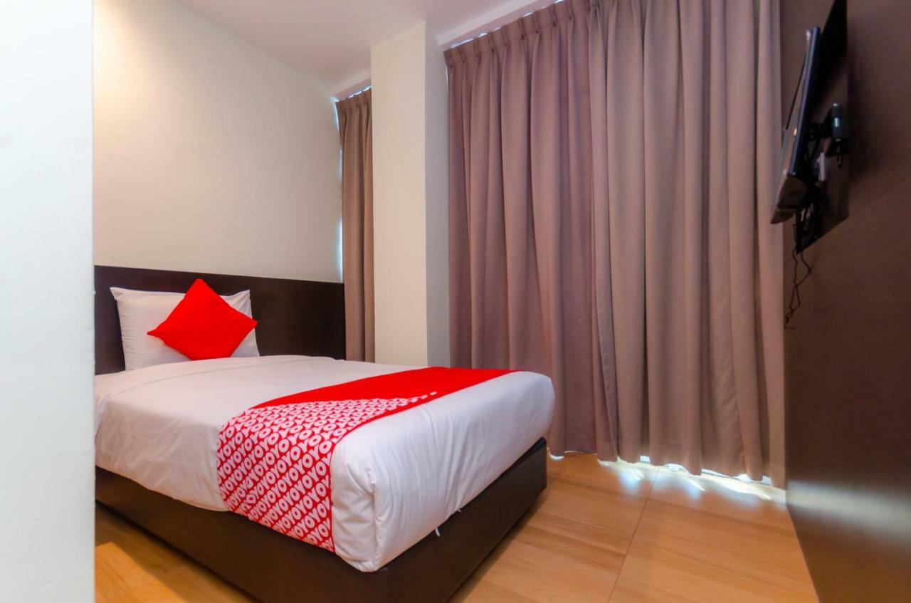 Oyo 1201 Wf Hotel Johor Bahru Bagian luar foto