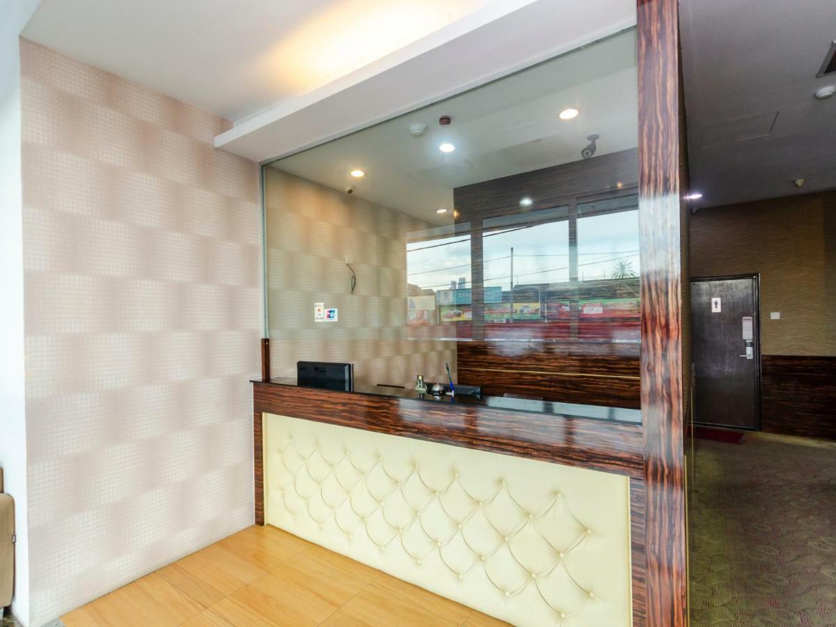 Oyo 1201 Wf Hotel Johor Bahru Bagian luar foto